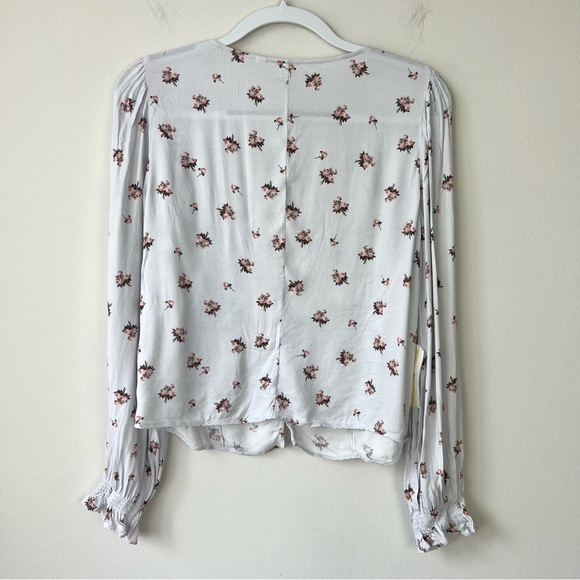 NWT Aritzia Wilfred Spellbound Blouse White Grey Floral - Picture 8 of 10